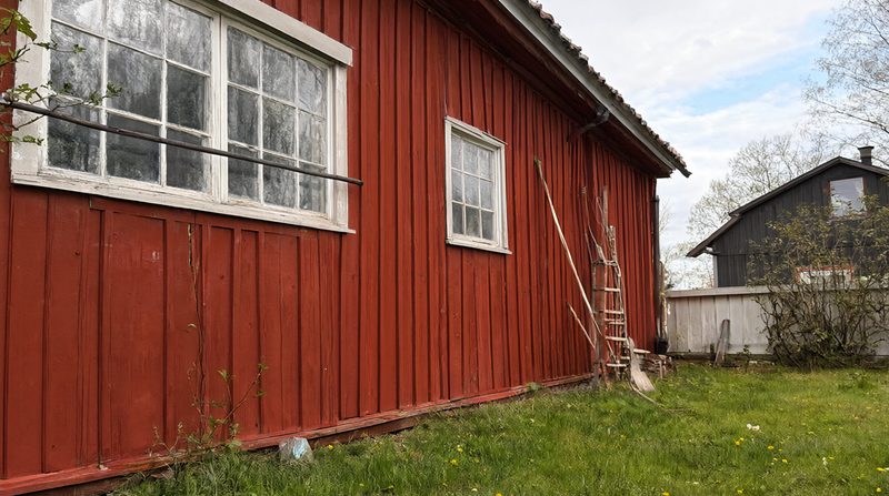 Målning av träpanel