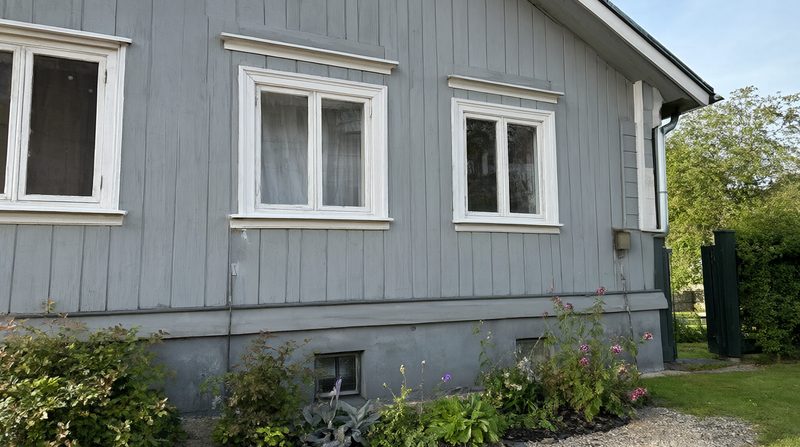 Målning av träpanel