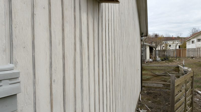 Målning av träpanel